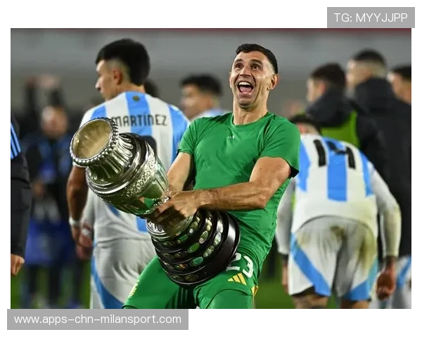 世界杯门将对决:谁才是真正的守护神? 世界杯门将对决:谁才是真正的守护神?