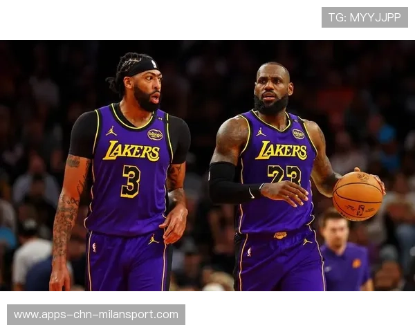 詹姆斯押哨球不中但造犯规稳稳罚中,湖人赢得掌声 詹姆斯押哨球不中但造犯规稳稳罚中,湖人赢得掌声