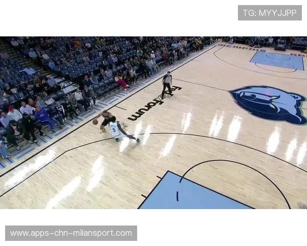 火箭反击速度极快，格林单手劈扣：速度美学在场上落地